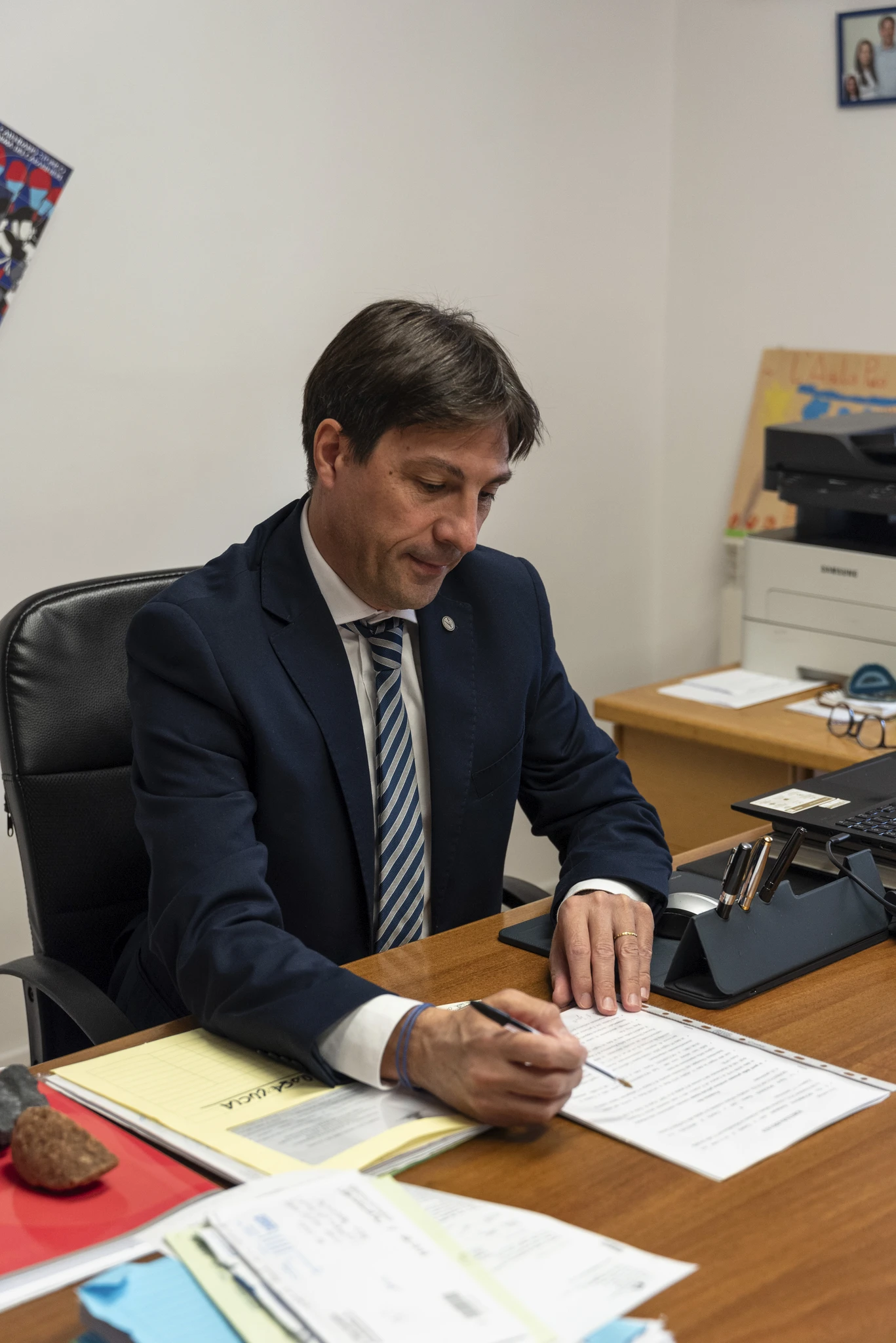 Avv. Fabio Cantarella nel suo studio